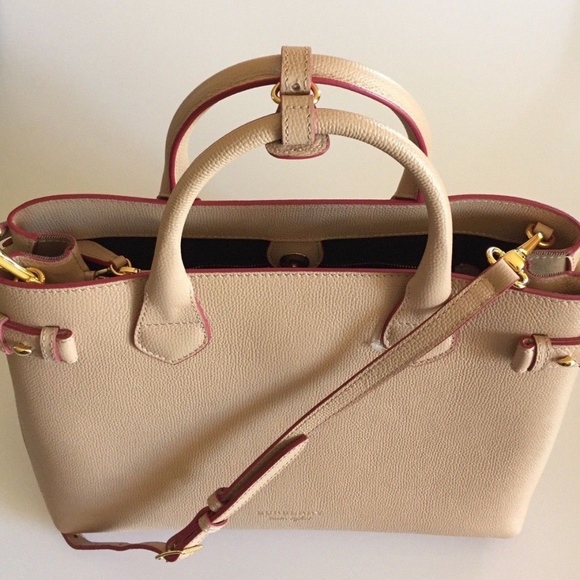 AUTHENTIC Burberry 'Banner' Medium House Check Bag - Picture 2 of 8